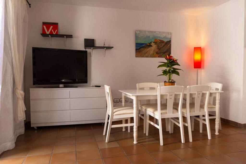 Duplex In Quiet Zone, Next To Sea, Fast Wifi Apartment El Medano  Bagian luar foto